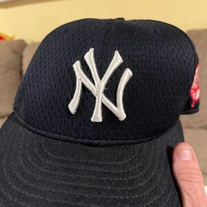 NWT- New York Yankees Team Cap Hat - Blue